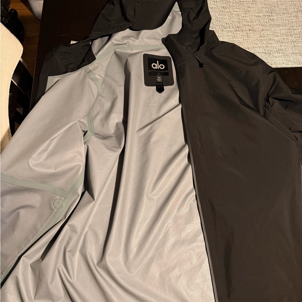 ALO Yoga ALPHA SHELL JACKET